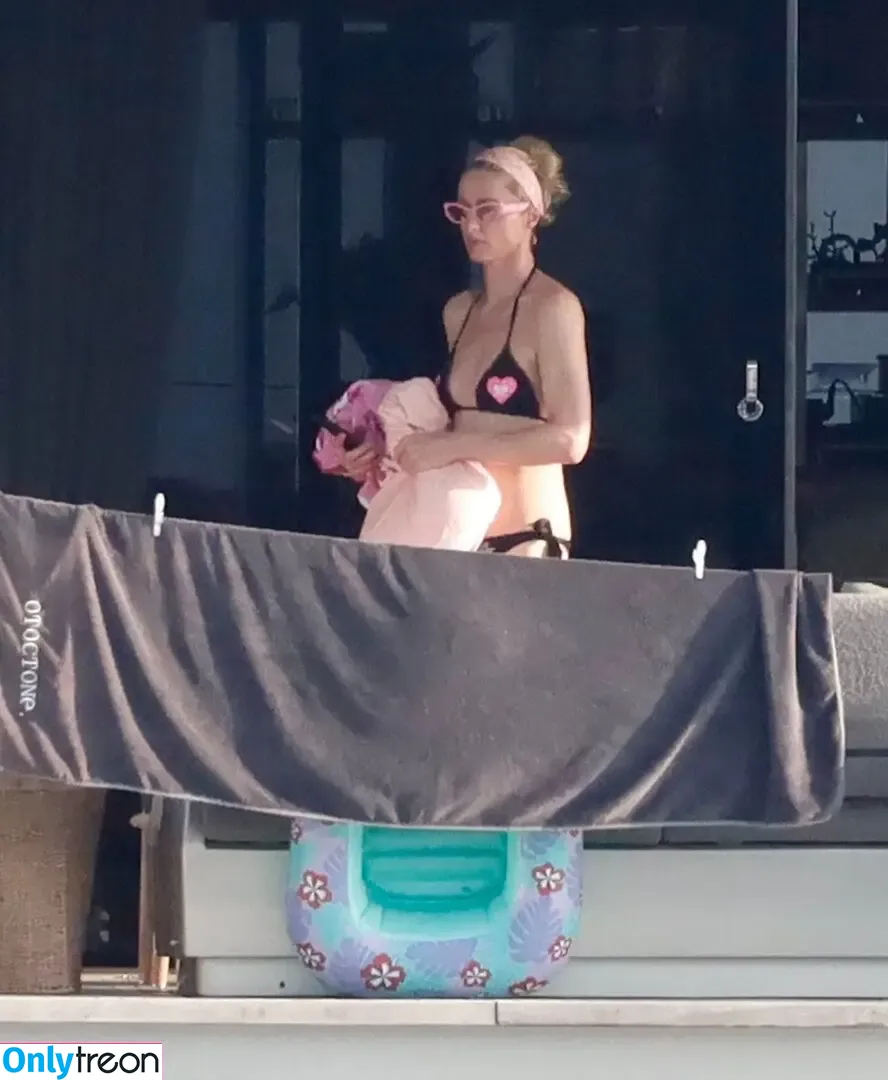 Paris Hilton nude photo #1157 (parishilton)