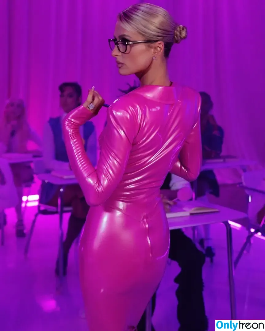 Paris Hilton nude photo #1419 (parishilton)