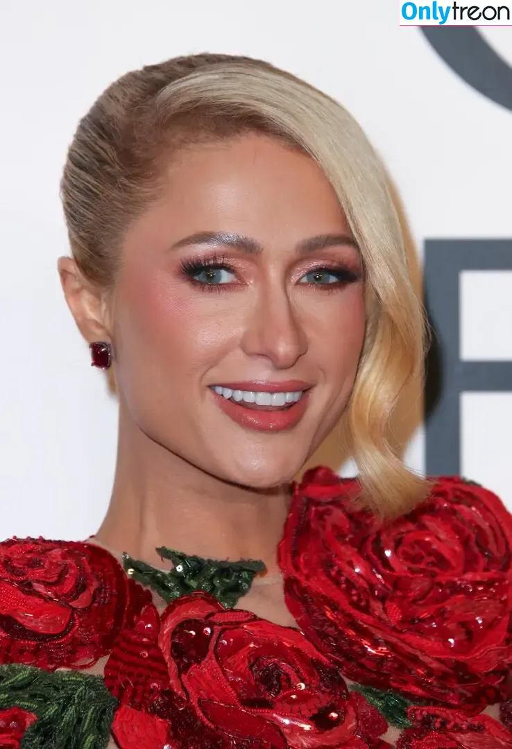 Paris Hilton nude photo #1575 (parishilton)