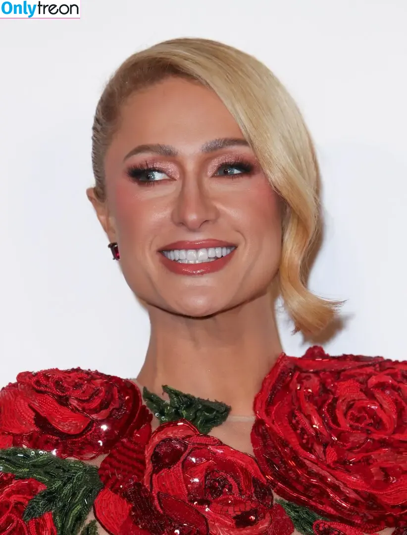 Paris Hilton nude photo #1576 (parishilton)