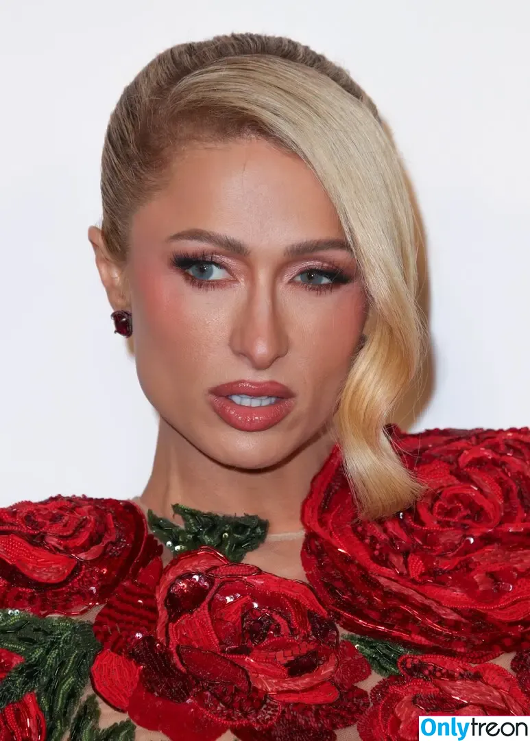 Paris Hilton nude photo #1577 (parishilton)
