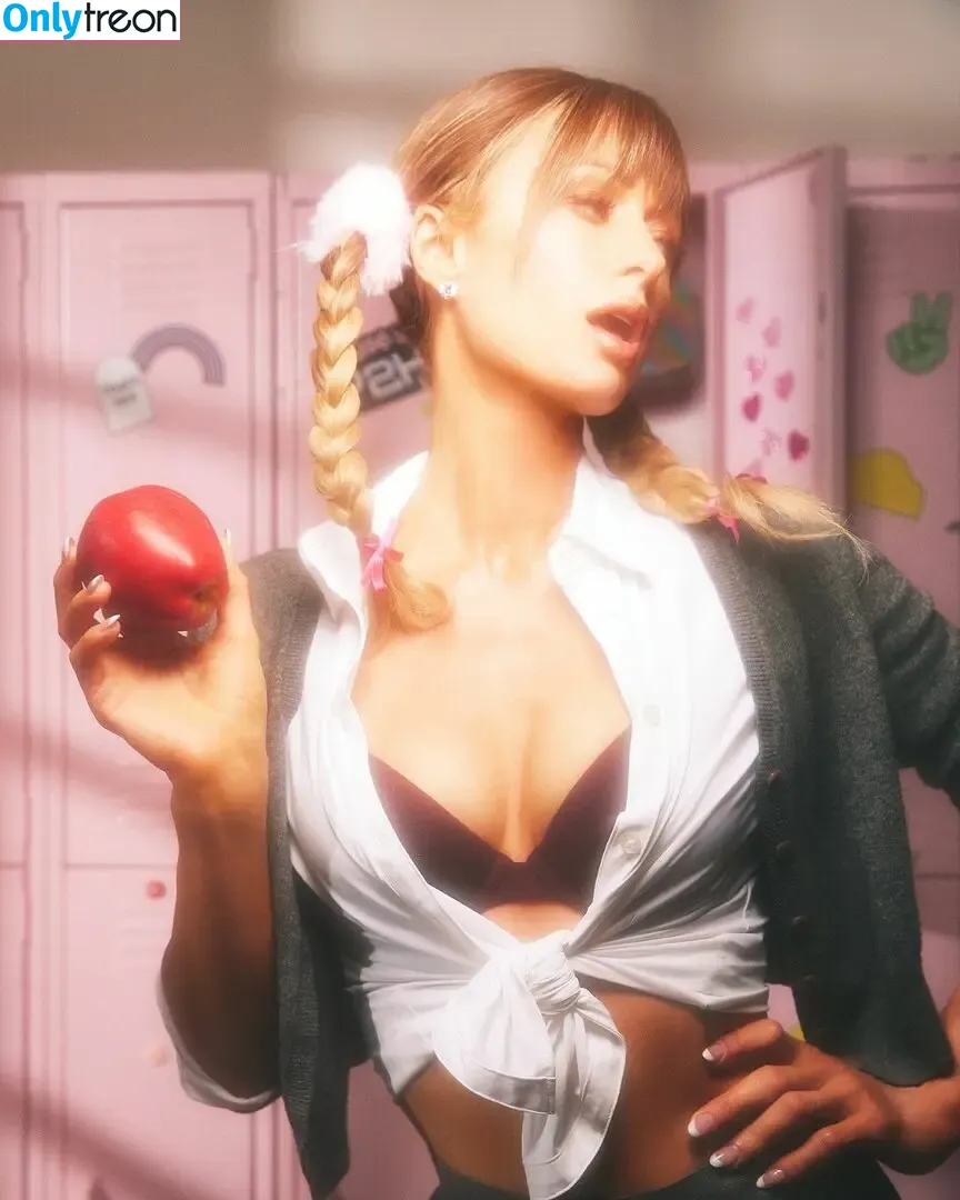Paris Hilton nude photo #1640 (parishilton)