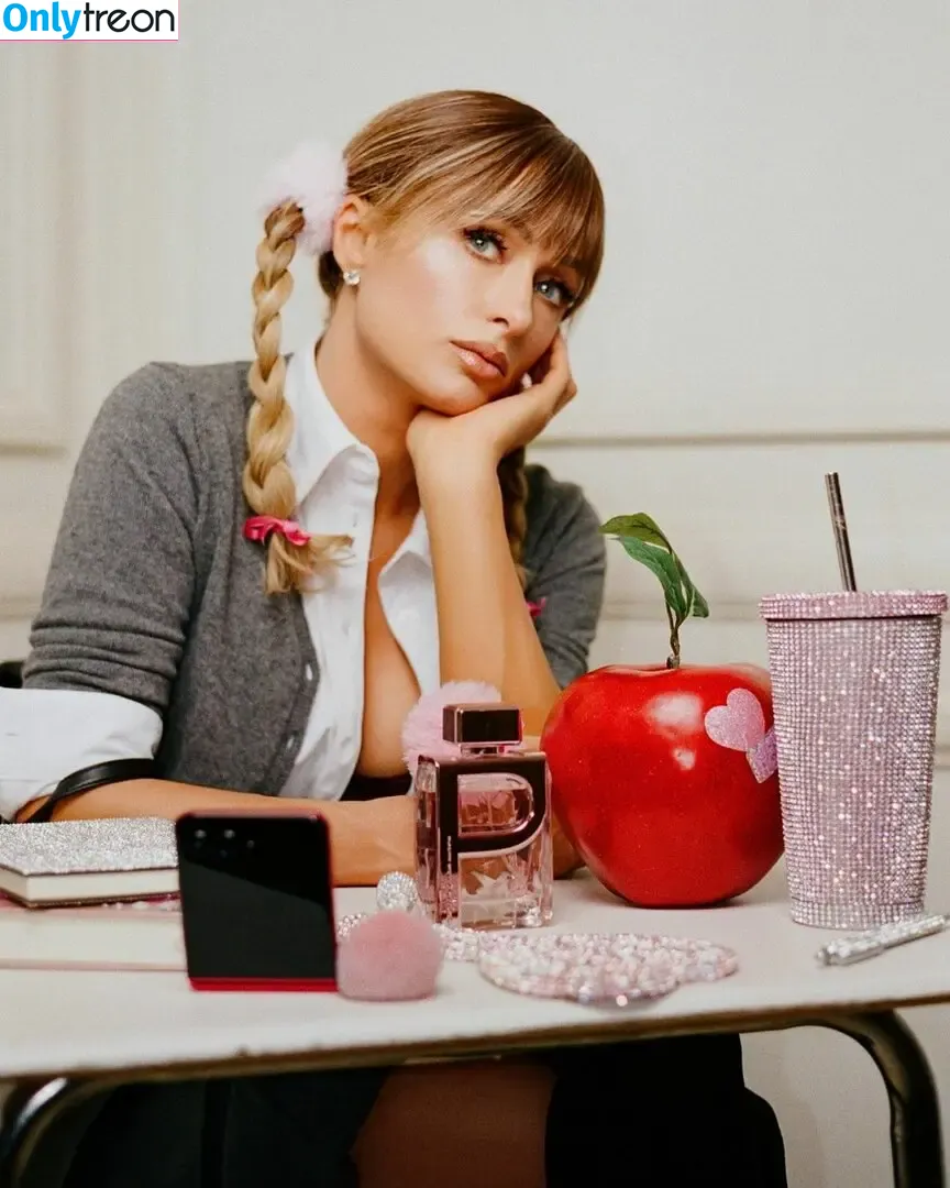 Paris Hilton nude photo #1645 (parishilton)
