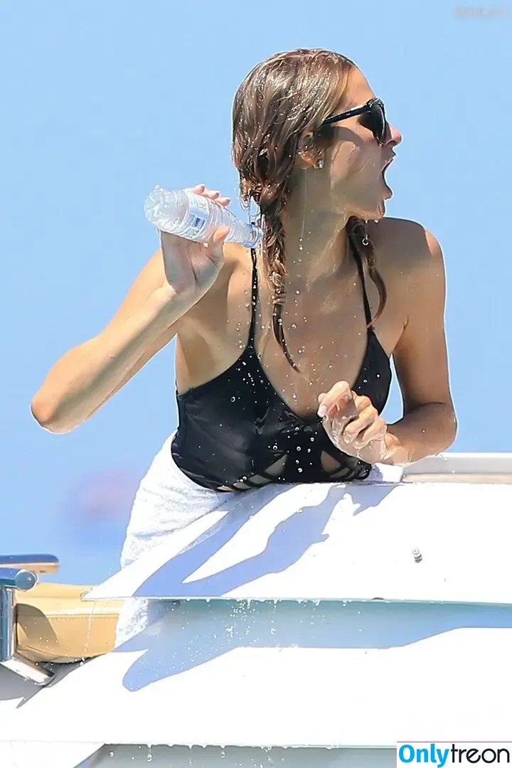 Paris Hilton nude photo #1754 (parishilton)