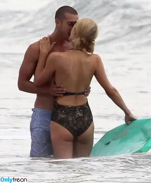 Paris Hilton / parishilton nude photo #2302