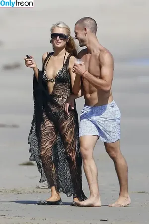 Paris Hilton / parishilton nude photo #2320