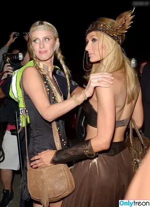 Paris Hilton / parishilton nude photo #2347