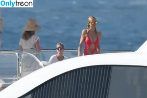 Paris Hilton / parishilton nude photo #2349