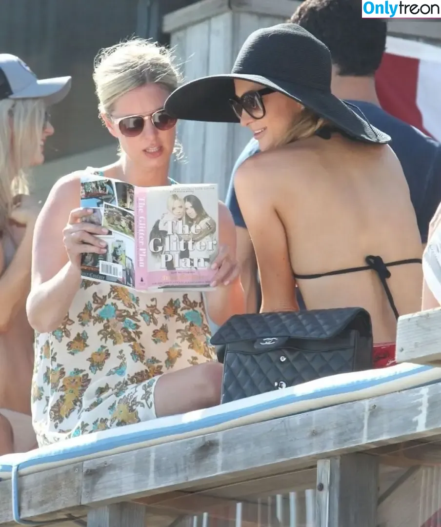 Paris Hilton nude photo #2291 (parishilton)