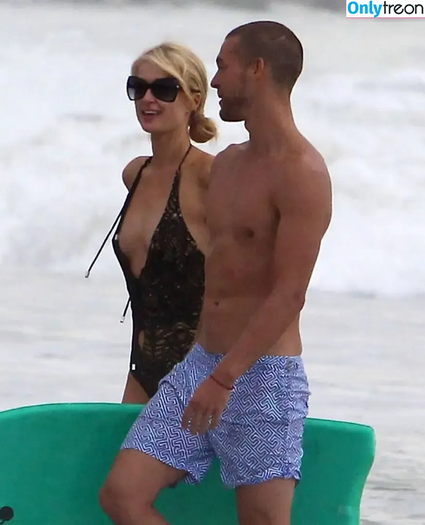Paris Hilton nude photo #2297 (parishilton)