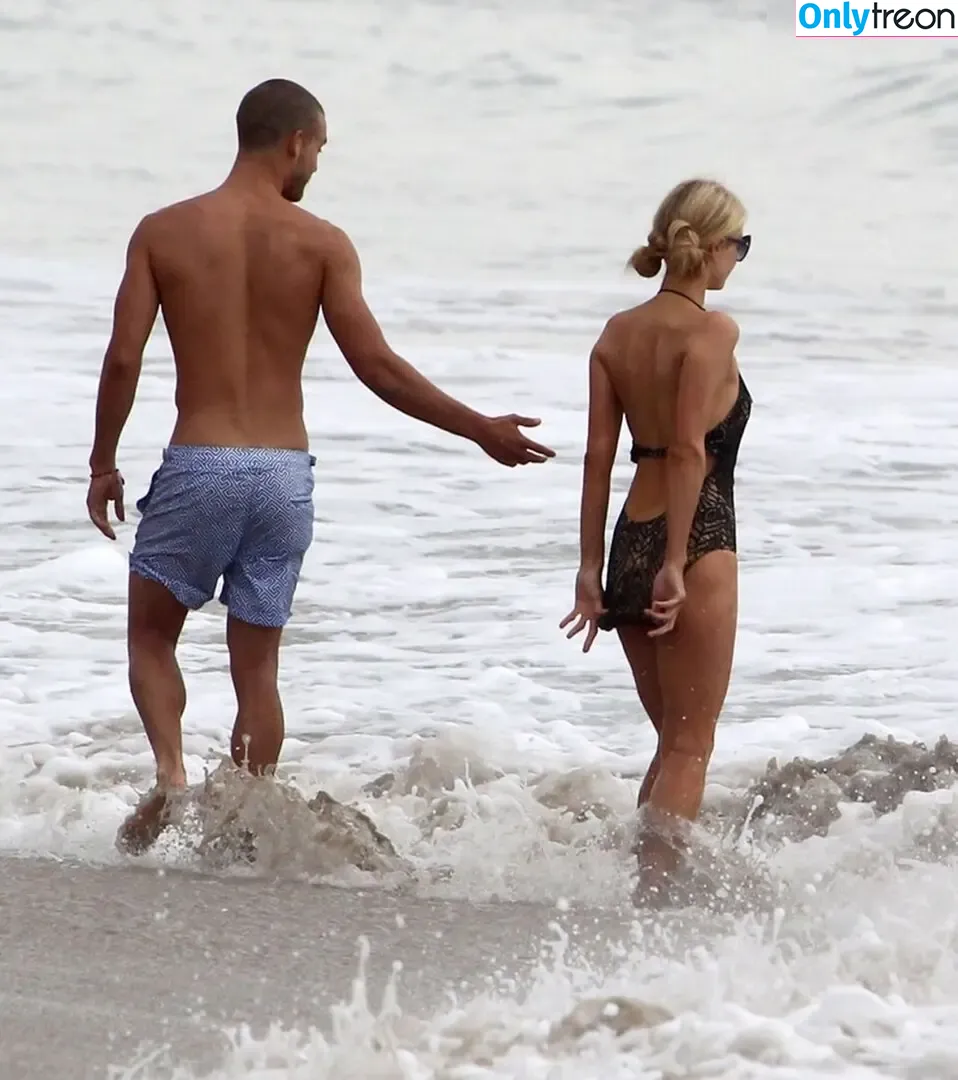 Paris Hilton nude photo #2301 (parishilton)