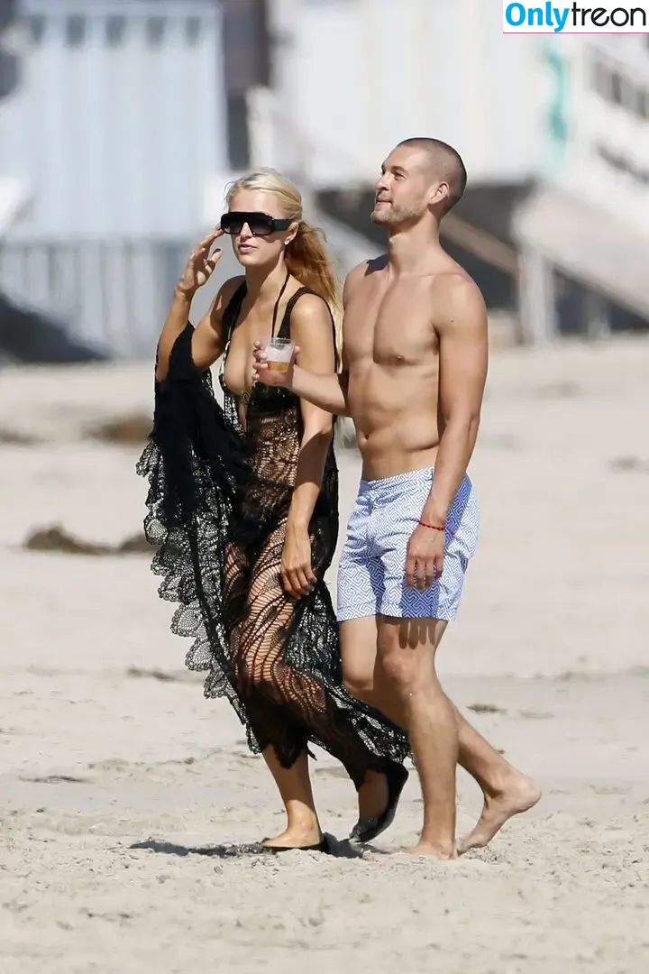 Paris Hilton nude photo #2311 (parishilton)