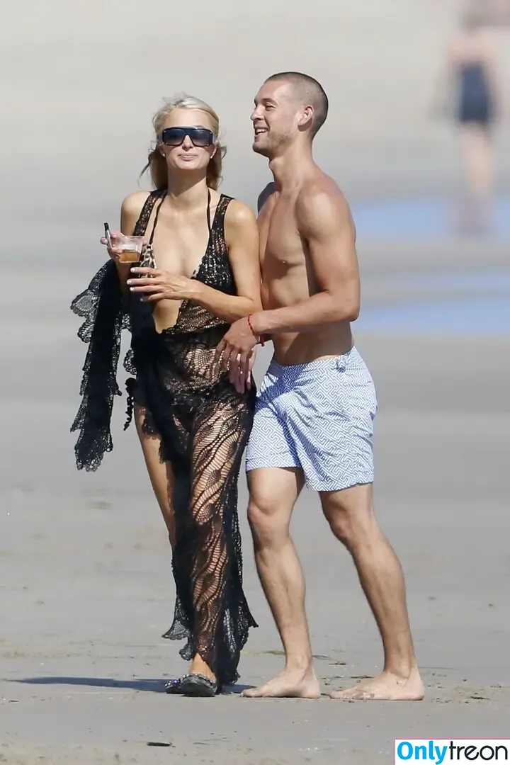 Paris Hilton nude photo #2312 (parishilton)