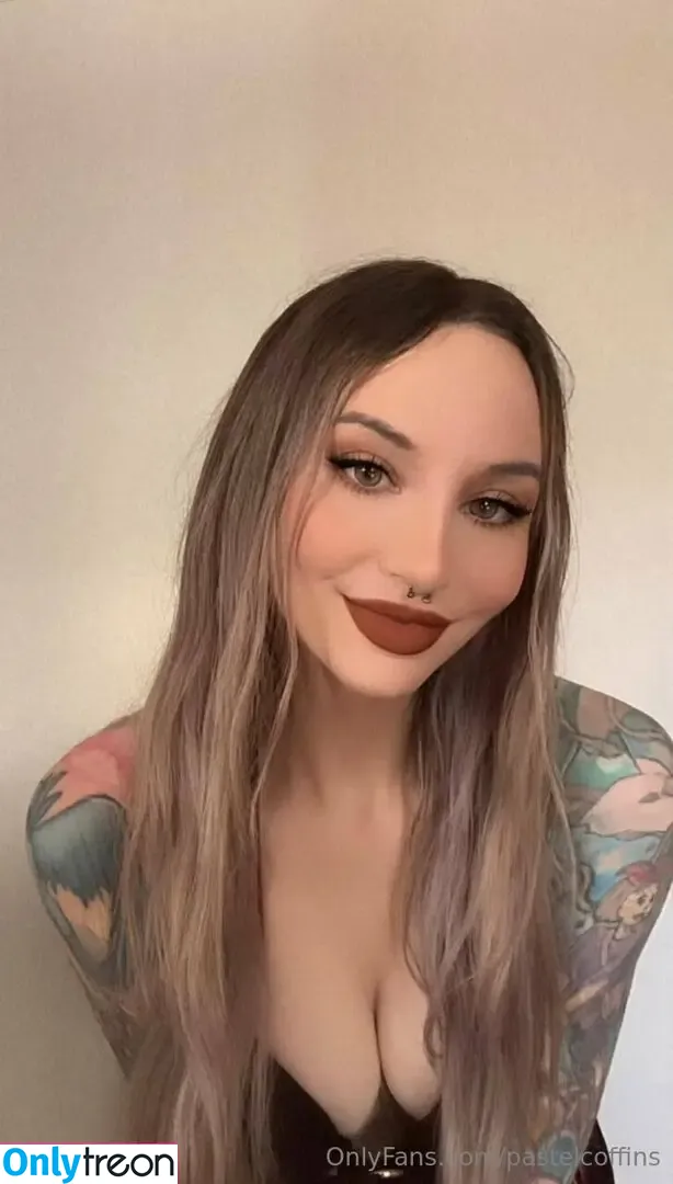 pastelcoffins nude photo #0165 (gothmami_ / lilgothmami -spookybabe)