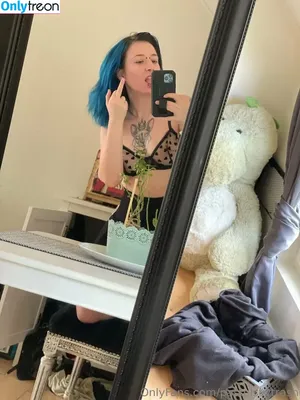 pastelskytrash / pastelsky4u nude photo #0076