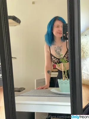 pastelskytrash / pastelsky4u nude photo #0079