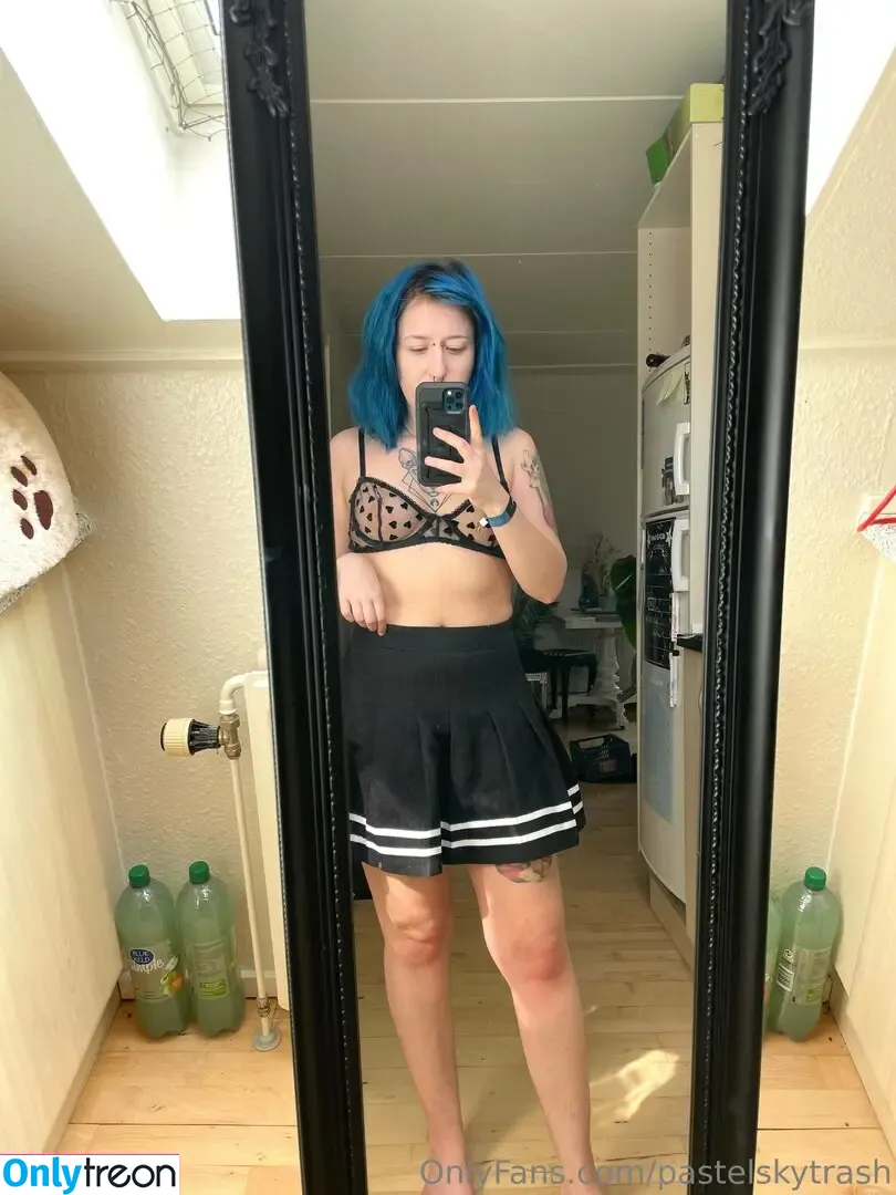 pastelskytrash nude photo #0080 (pastelsky4u)