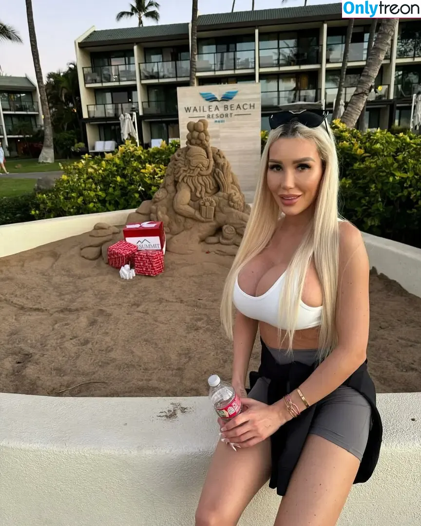 Patty Michova nude photo #0218 (bustypattymichova1 / pattymichova)