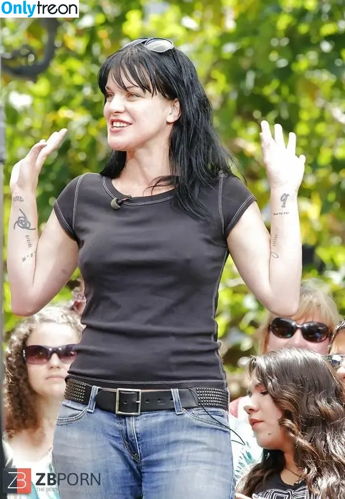 Pauley Perrette nude photo #0015 (Pauley Perrette)