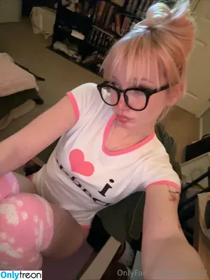  nude photo #0001