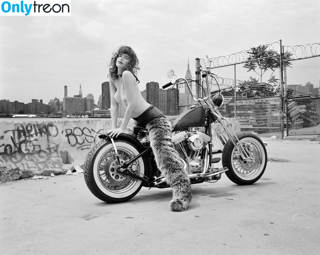 Paz De La Huerta nude photo #0001 (1pazdelahuerta / unofficial_paz)