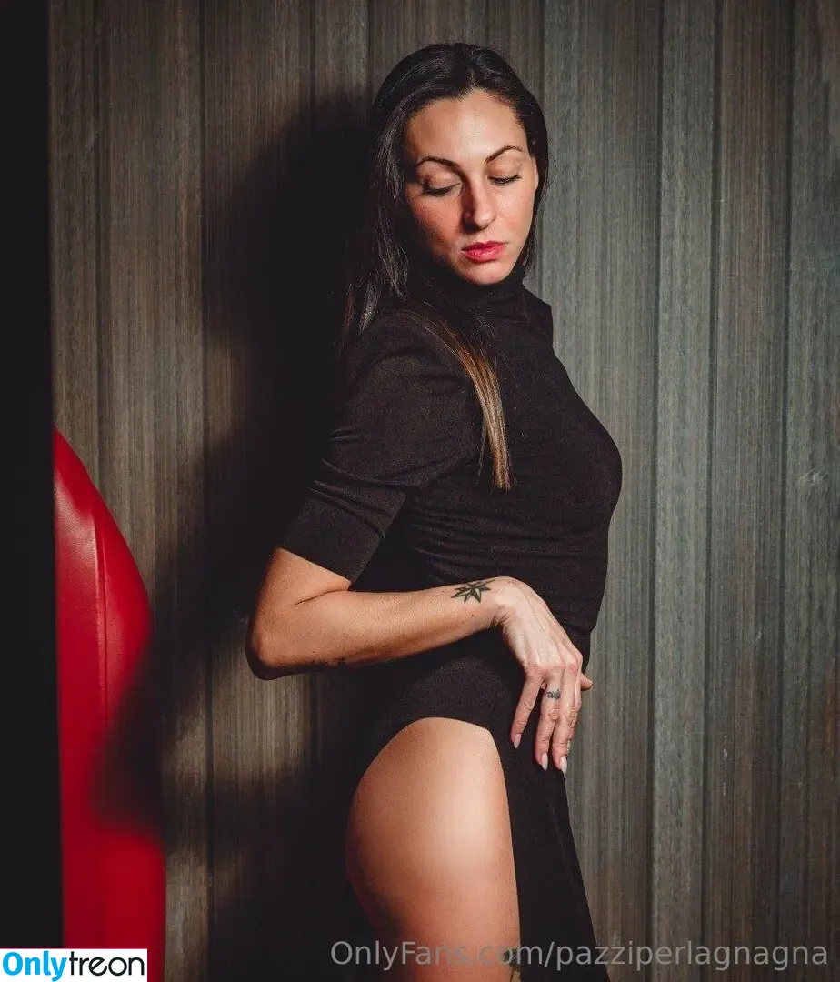 pazziperlagnagna nude photo #0184 (champaggnemamai)