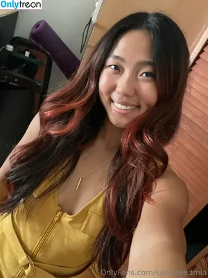 peachypenny / peachandpenny nude photo #0021