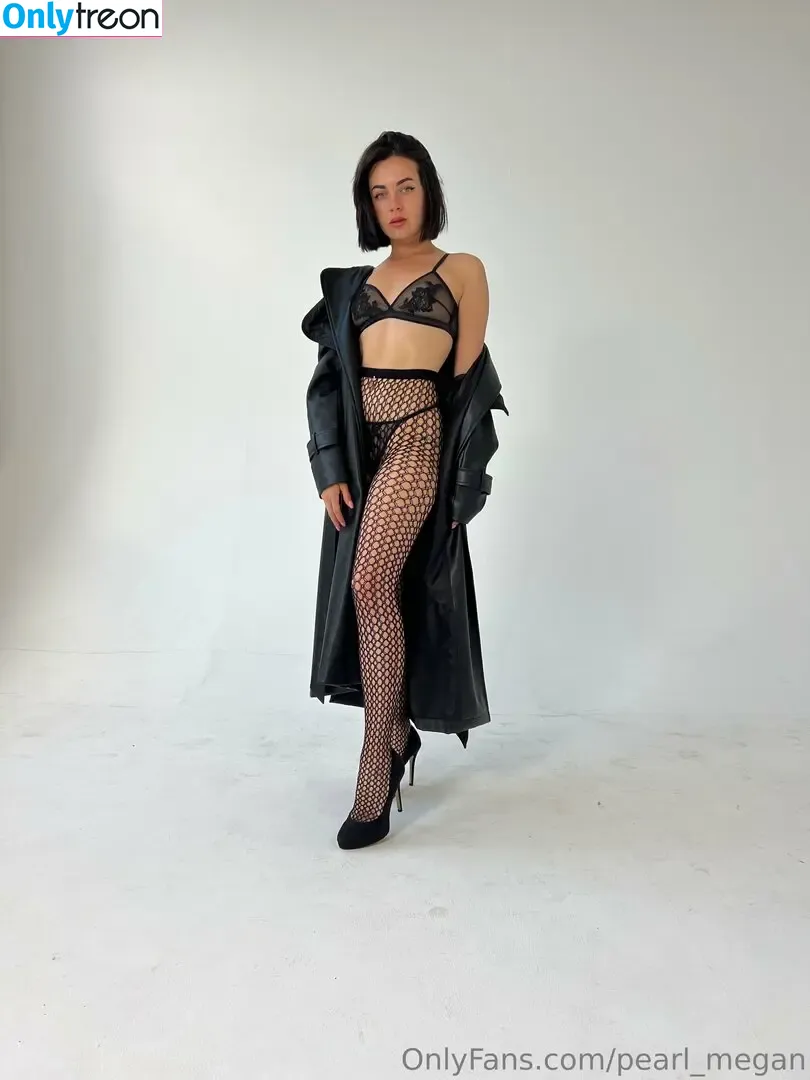 pearl_megan nude photo #0003 (pearlmeghan)