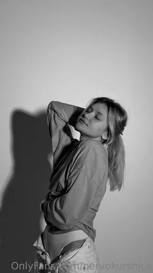pervokursnica / pervokative nude photo #0018