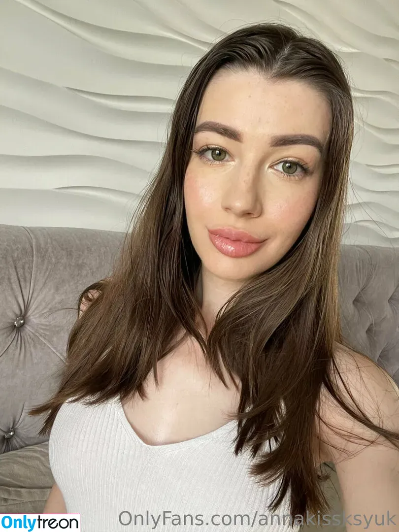 Petite Doll nude photo #0167 (annakissksyuk / petite.doll)