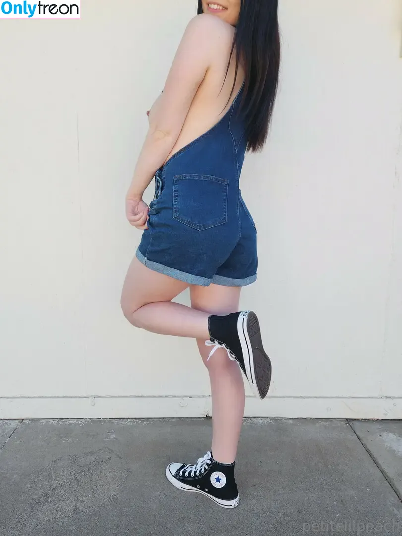 Petitelilpeach nude photo #0027 (Petitelilpeach)