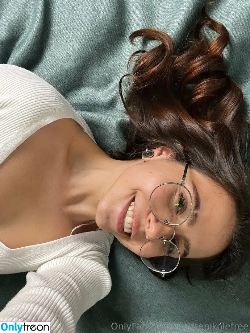 petitenikolefree nude photo #0001 (petitenikole)
