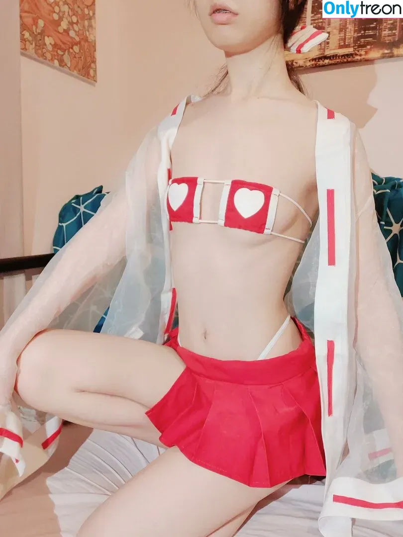 Petitesaki nude photo #0058 (petitesakiof)