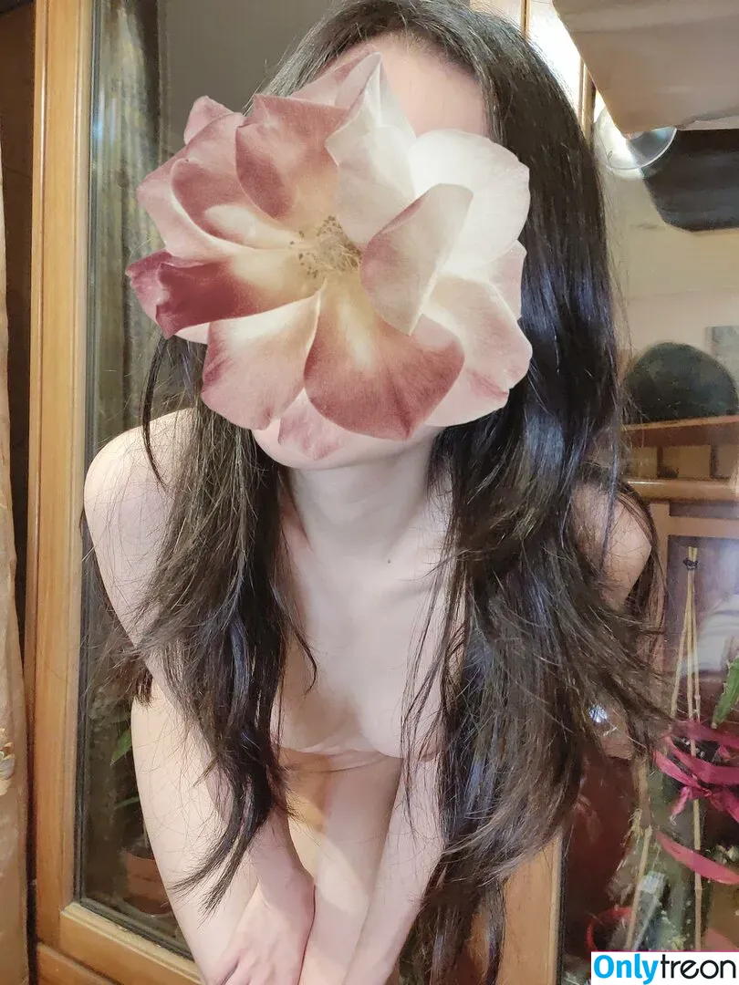 Petitesaki nude photo #0230 (petitesakiof)