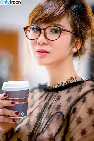 Petsha / petsha.nguyen nude photo #0003