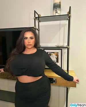 Pettiana | Cypriotmami / Busty Turkish / cypriotmami nude photo #0195