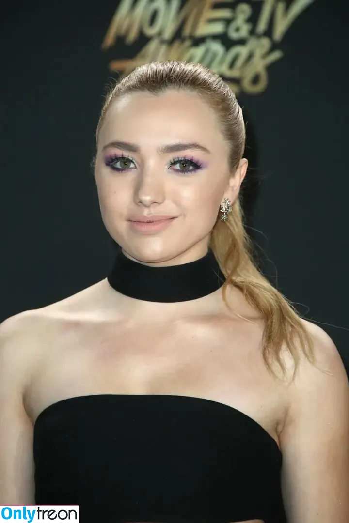 Peyton List nude photo #0305 (PeytonList / dammitpayton)