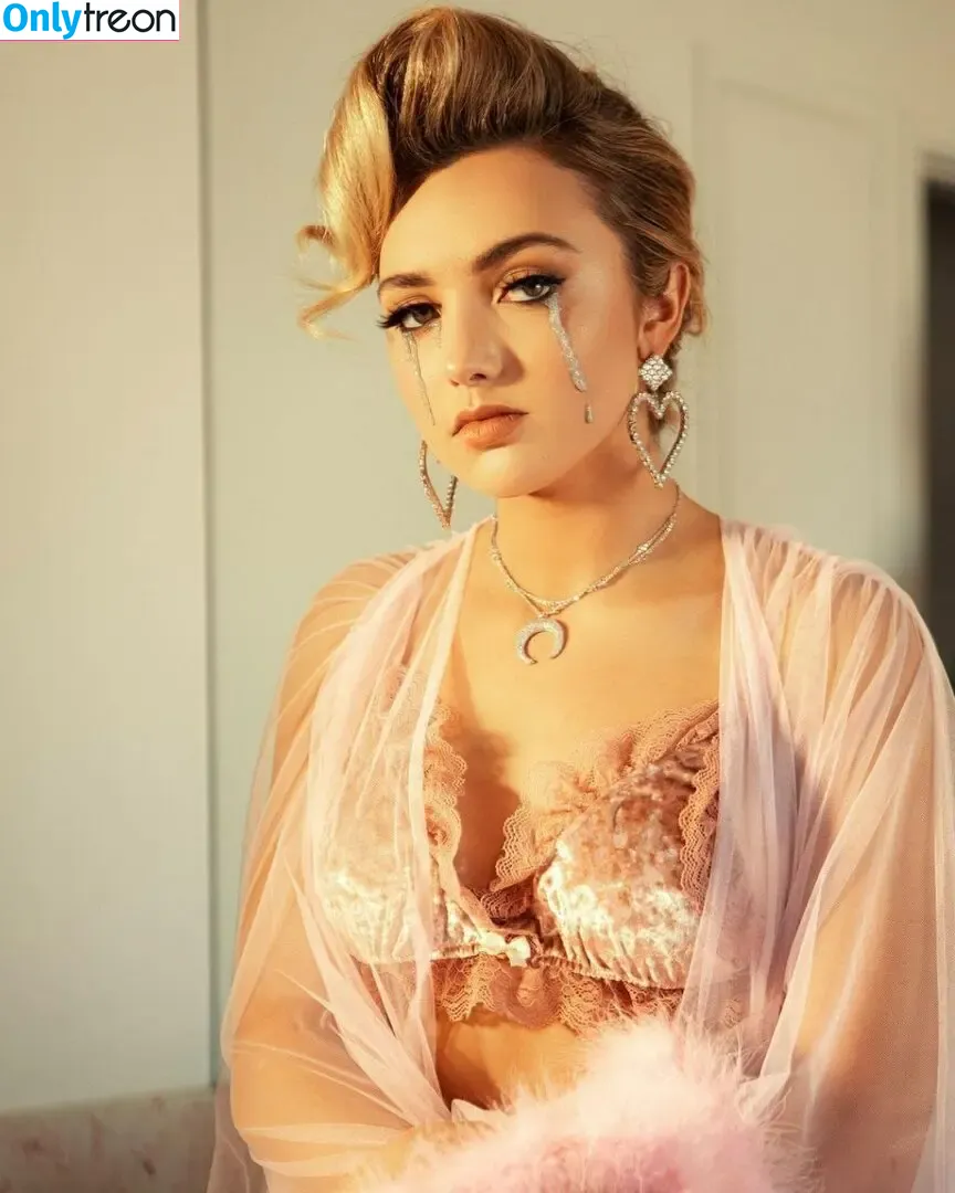 Peyton List nude photo #0429 (PeytonList / dammitpayton)