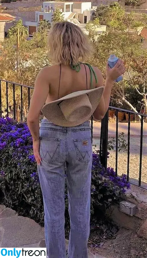 Peyton List nude photo #0440 (PeytonList / dammitpayton)