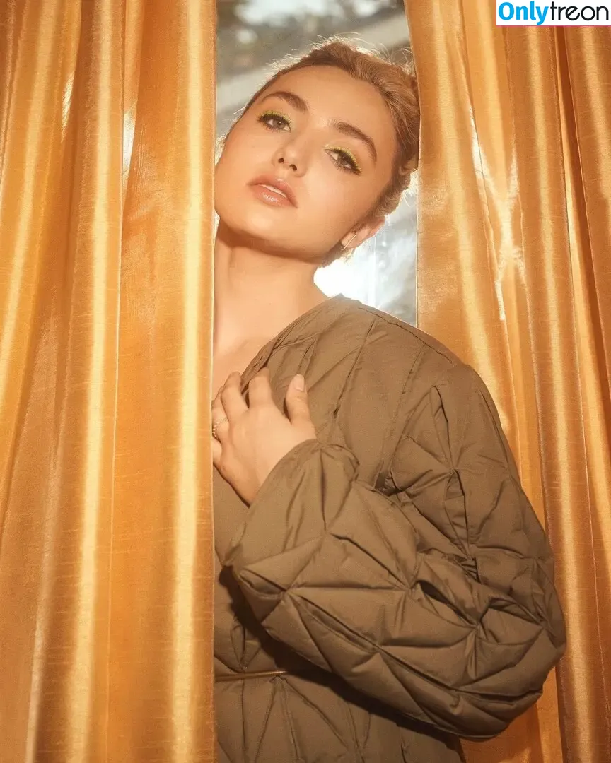 Peyton List nude photo #0479 (PeytonList / dammitpayton)