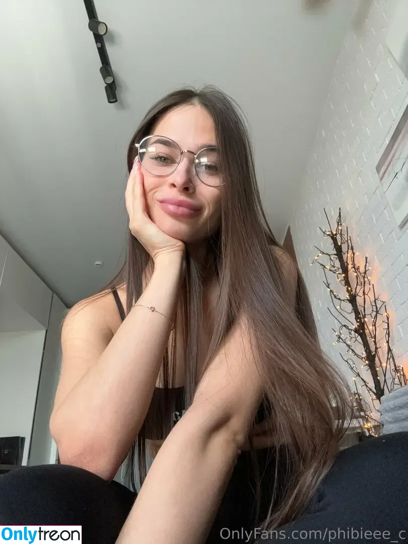 phibieee_c nude photo #0061 (phoeeebbee)