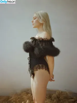 Phoebe Bridgers / phoebebridgers nude photo #0002