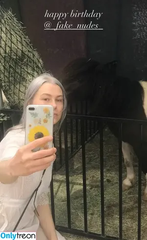 Phoebe Bridgers / phoebebridgers nude photo #0012