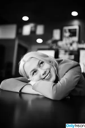 Phoebe Bridgers / phoebebridgers nude photo #0014