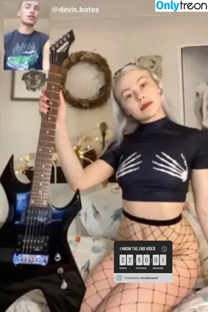 Phoebe Bridgers / phoebebridgers nude photo #0015