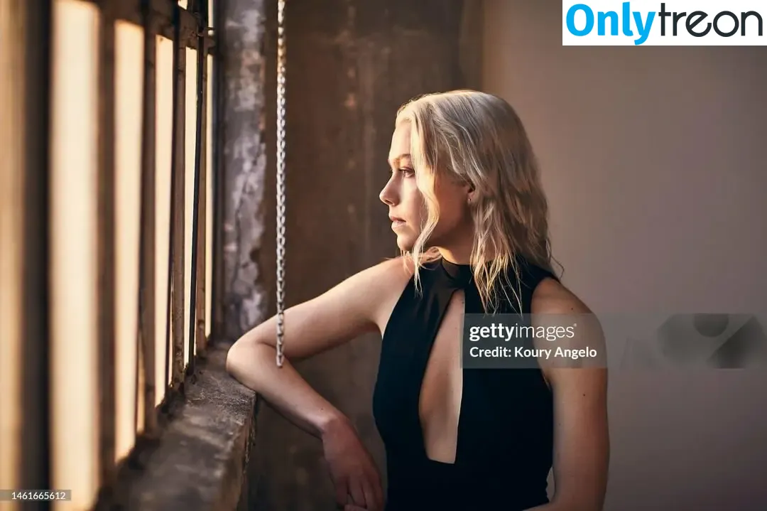 Phoebe Bridgers nude photo #0006 (phoebebridgers)