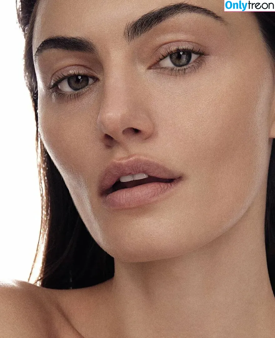 Phoebe Tonkin nude photo #0136 (phoebejtonkin)