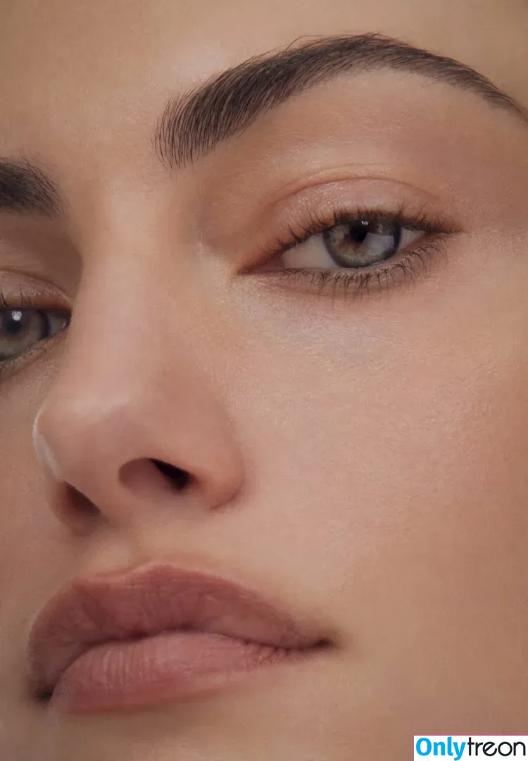 Phoebe Tonkin nude photo #0140 (phoebejtonkin)