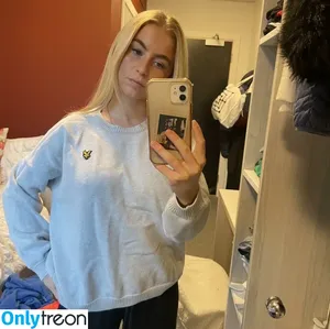 Phoebe Whitehouse / phoebe.whitehouse nude photo #0020