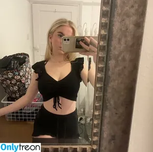 Phoebe Whitehouse / phoebe.whitehouse nude photo #0049